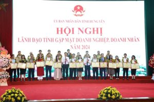 Hung Yen Factory No.1 (Stavian Chemical Factory) received a certificate of merit for Enterprises with significant contributions to the socio-economic development of Hung Yen province in 2023